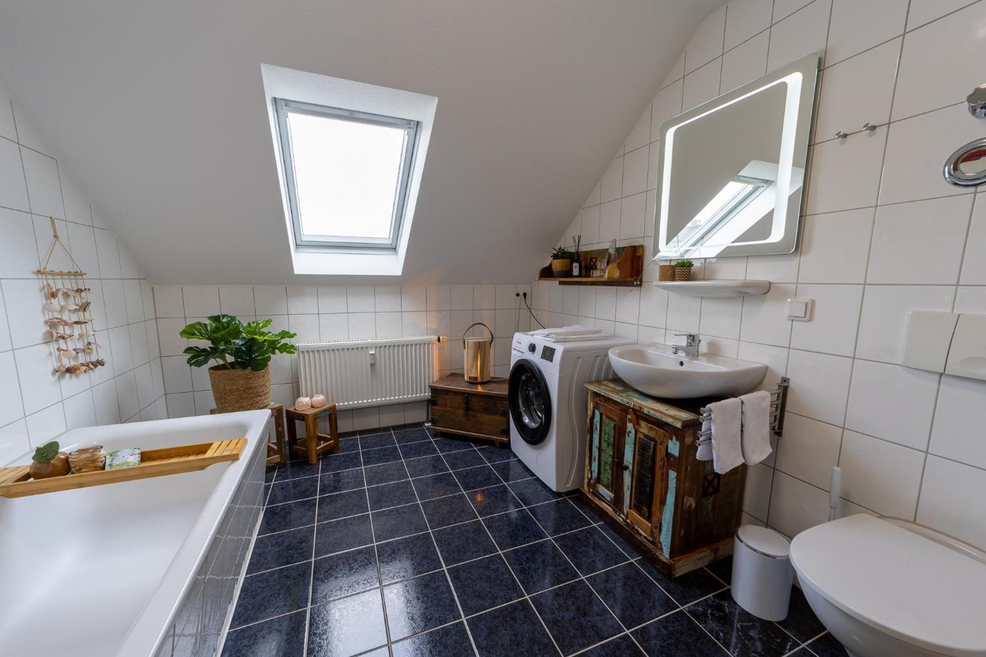 Schlossberg-domizil Mit Weitblick - Arbeitsplatz, Balkon, Netflix, Badewanne & Yogamatte *