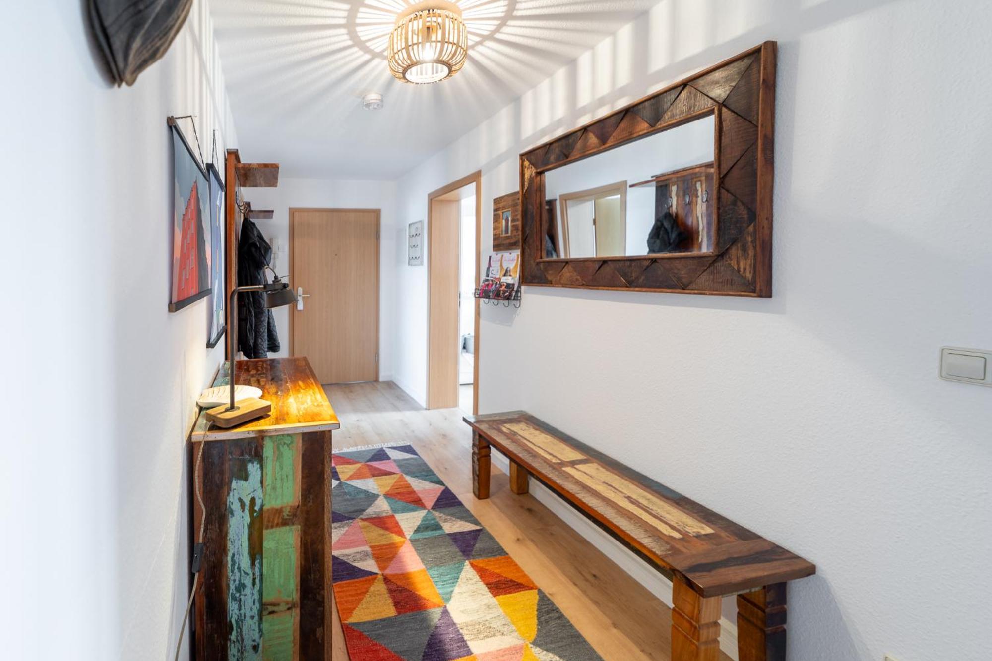 Schlossberg-domizil Mit Weitblick - Arbeitsplatz, Balkon, Netflix, Badewanne & Yogamatte *